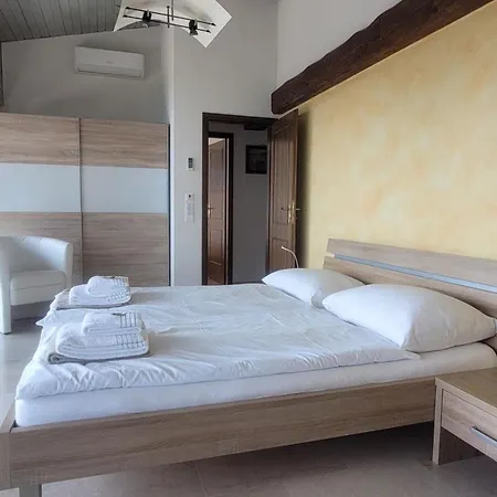 Hotel Casa Moorea - B44923 Brione sopra Minusio